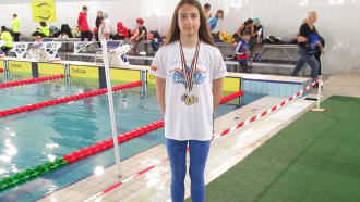 Блестящо представяне на Яна Петкова в Деветия международен турнир по плуване 