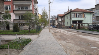 Реконструкцията на ул. „Мара Гидик“ в Севлиево „отне“ живота на 26 дървета