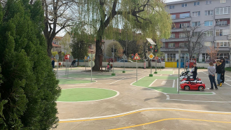 Площадка пресъздава едно към едно реална пътна обстановка е подарък от ротарианците за севлиевските деца 
