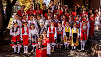 Славейчетата от Школата по народно пеене на Цветина Маринова бяха гости на съборите в севлиевските села 