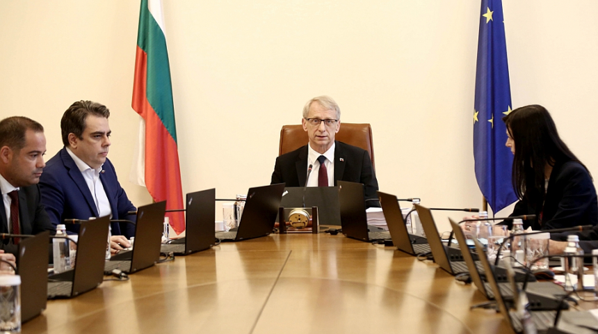 Премиерът акад. Денков поиска от четирима министри до една седмица да предложат мерки срещу агресията