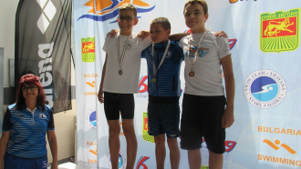 Три медала завоюва Християн Митев на турнира по плуване 