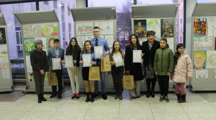 Ученици от Севлиево са сред отличените в конкурса 