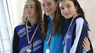 Златен и два пъти бронзов медал спечели Ивайла Йонкова от турнира по плуване 