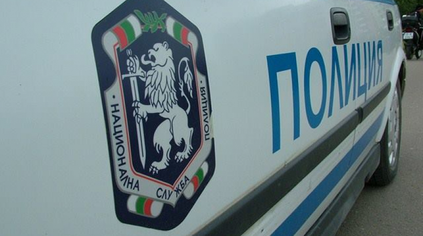 Незаконни мигранти и двама каналджии са задържани в Севлиево