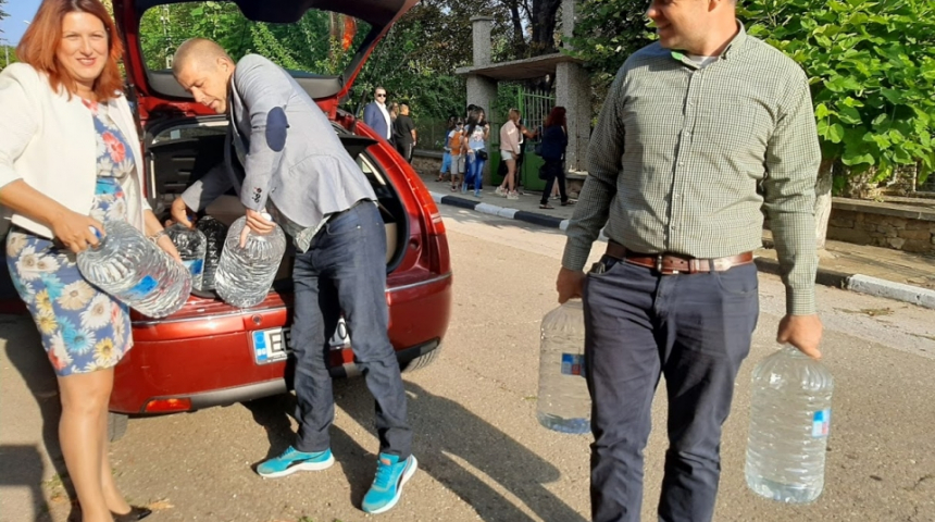 На 15 септември в Севлиевско се подаряват туби с вода