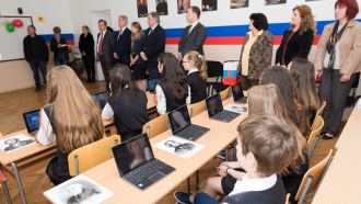Посланикът на Русия  откри кабинет по руски език в СУ "В. Л