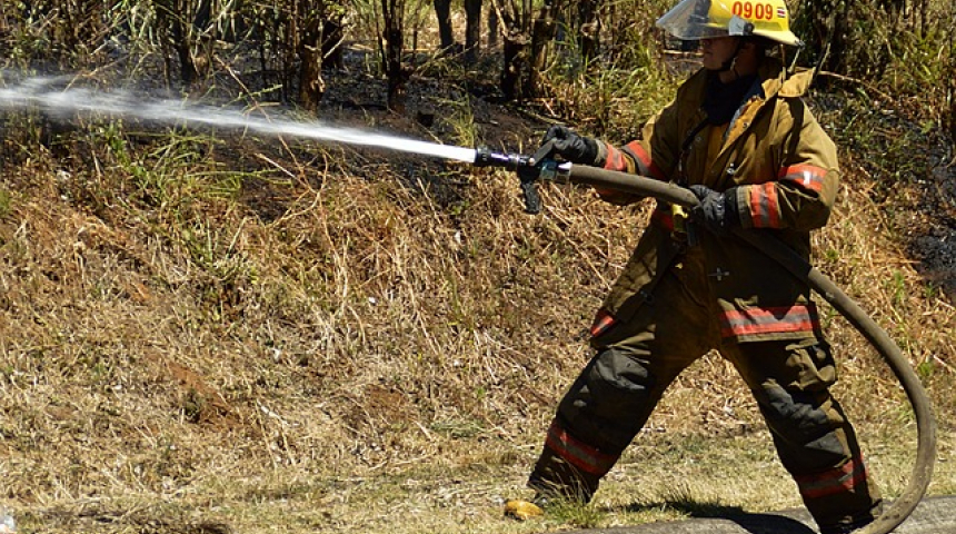 Пожарникарите съветват какво не бива в жегите, за да не стане по