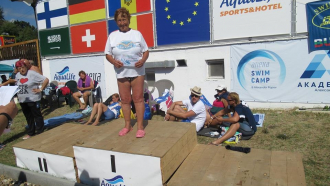 За злато плува 76-годишната Стефанка Стефанова в турнир за ветер