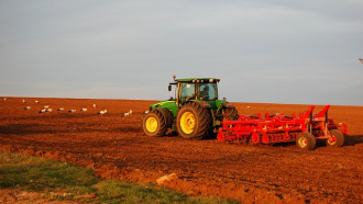 Приемът на проекти по подмярката за млади земеделски стопани продължава до 6 януари 2023 г.