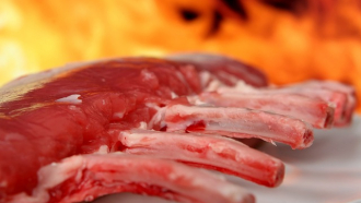 Агенцията по храните наложи забрана за 32 тона агнешко месо, внесено от Северна Македония