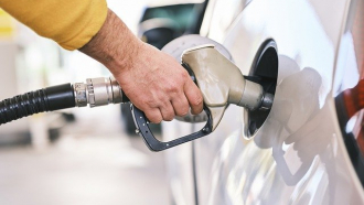 До 40 стотинки стигна разликата между най-евтиния и най-скъп бензин днес в Севлиево
