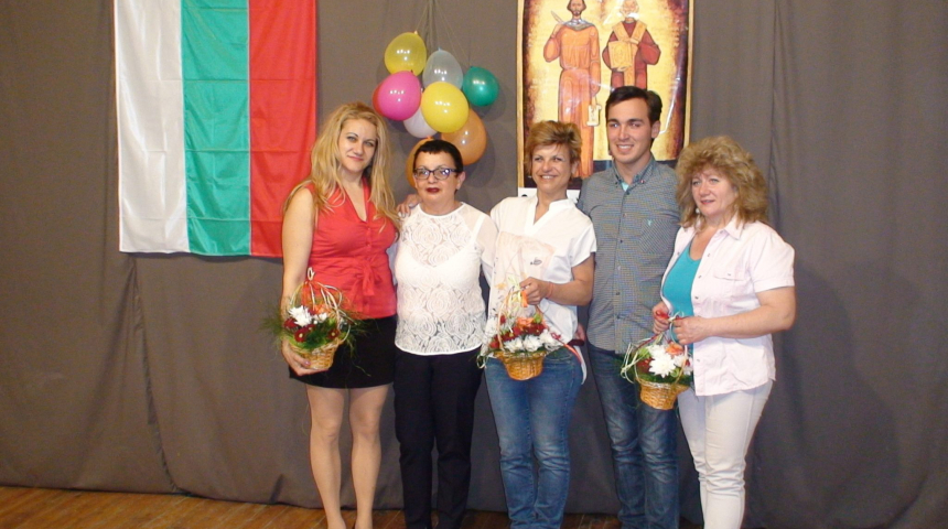 В Попово празнуваха 24 май с трио "Звън"