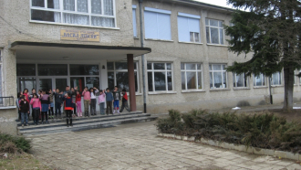 Училищата в селата Шумата, Добромирка и Крамолин отново са защит