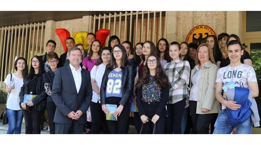 В немското посолство посрещнаха ученици от Севлиево