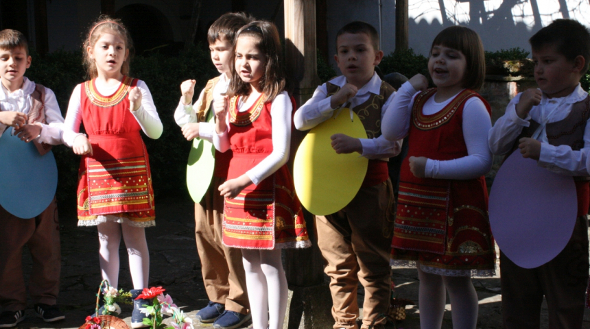 Великденски традиции показаха деца от ДГ "Слънце"