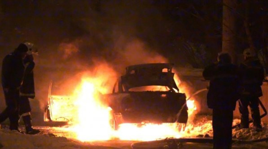 Автомобил пламна в Крушево, причината: късо съединение