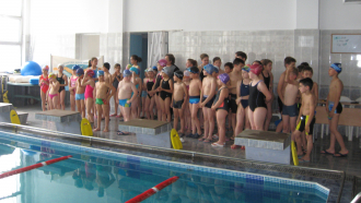 Спортен хъс и емоции белязаха градския плувен турнир