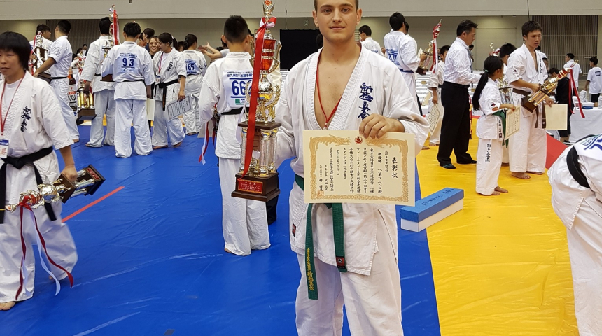 Второ място за Пенко Белоев в шампионата на Япония по карате