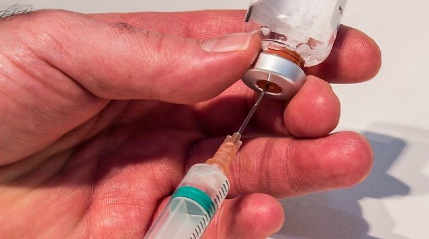 През февруари започва ваксинирането на учителите от област Габро